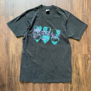 Vintage 1990 Graphic T-Shirt – Fruit of the Loom Made in USA Single Stitch